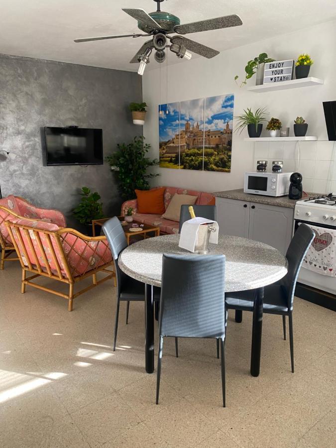 St Paul'S Bay Central Apartment In Qawra San Pawl il-Baħar Eksteriør bilde