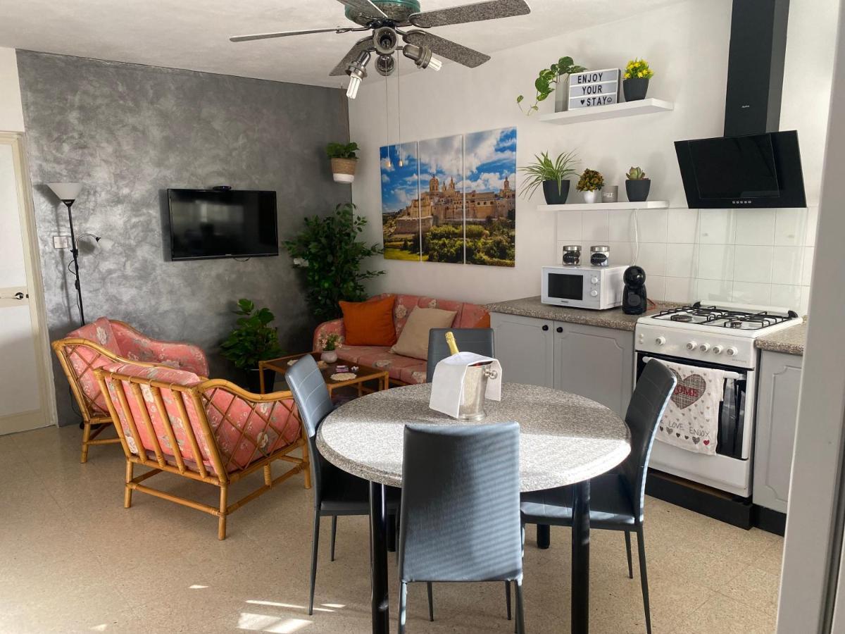St Paul'S Bay Central Apartment In Qawra San Pawl il-Baħar Eksteriør bilde