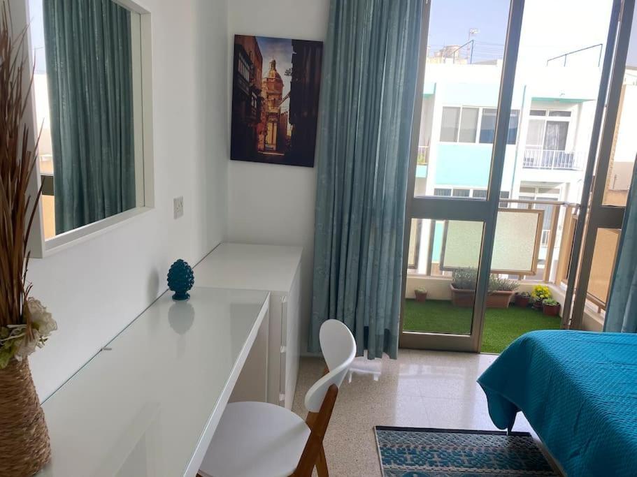 St Paul'S Bay Central Apartment In Qawra San Pawl il-Baħar Eksteriør bilde