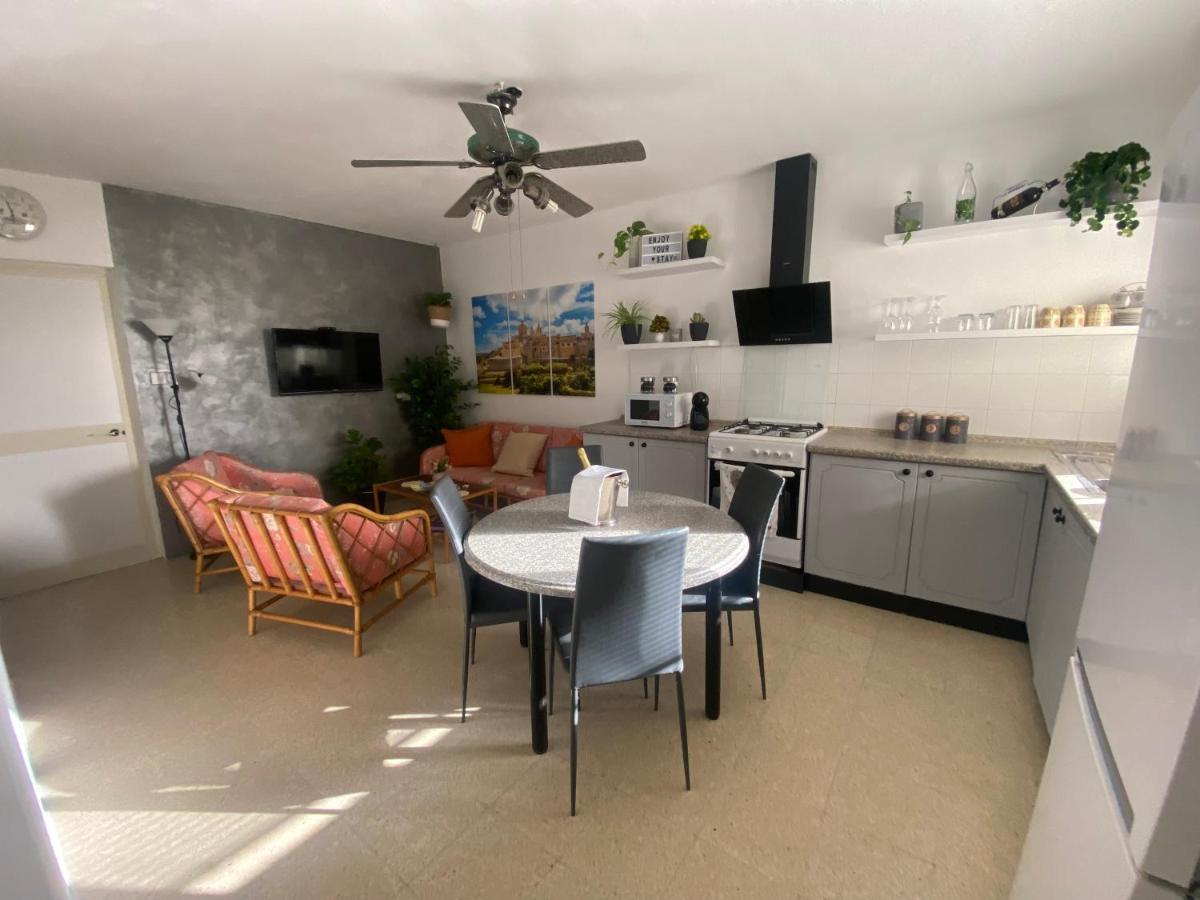 St Paul'S Bay Central Apartment In Qawra San Pawl il-Baħar Eksteriør bilde