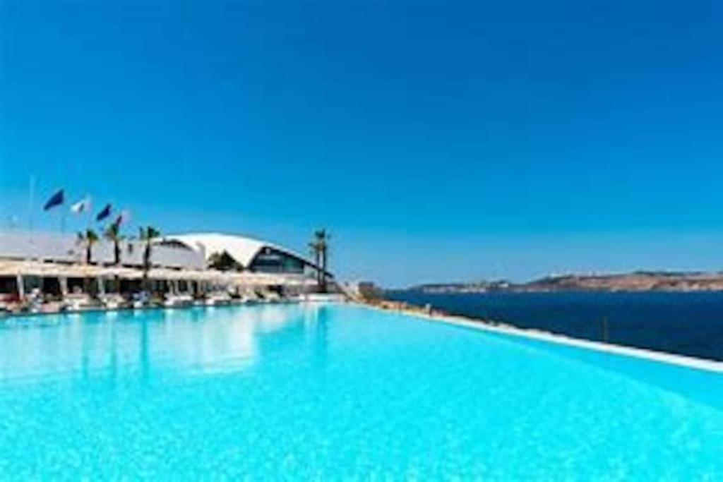 St Paul'S Bay Central Apartment In Qawra San Pawl il-Baħar Eksteriør bilde